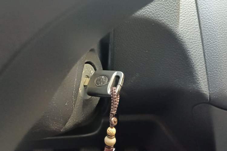 Used Venucia R30 2014 1.2L Manual Comfort Edition Vehicle Key