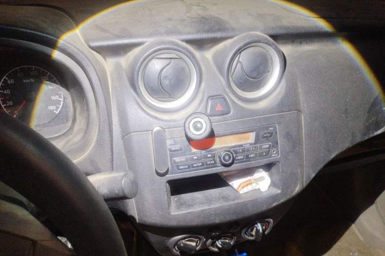 Used Venucia R30 2014 1.2L Manual Easy-Enjoy Version Audio And AC Panel