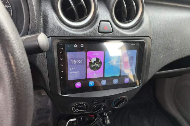 Used Venucia R30 2014 1.2L Manual Enjoyment Edition Audio And AC Panel