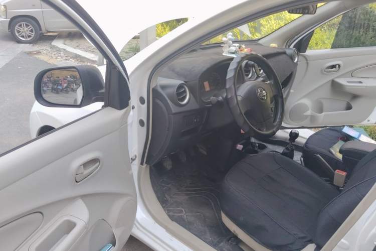 Used Venucia R30 2014 1.2L Manual Comfort Edition Driver Seat