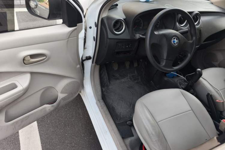 Used Venucia R30 2014 1.2L Manual Enjoyment Edition Driver Seat