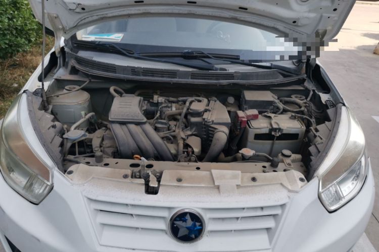 Used Venucia R30 2014 1.2L Manual Comfort Edition Engine Bay