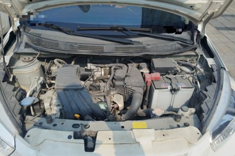 Used Venucia R30 2014 1.2L Manual Luxury Edition Engine Bay