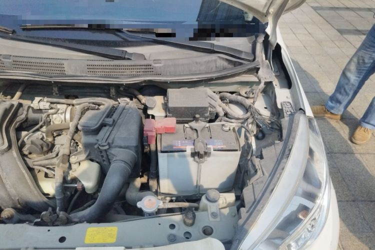 Used Venucia R30 2014 1.2L Manual Luxury Edition Engine Bay Left
