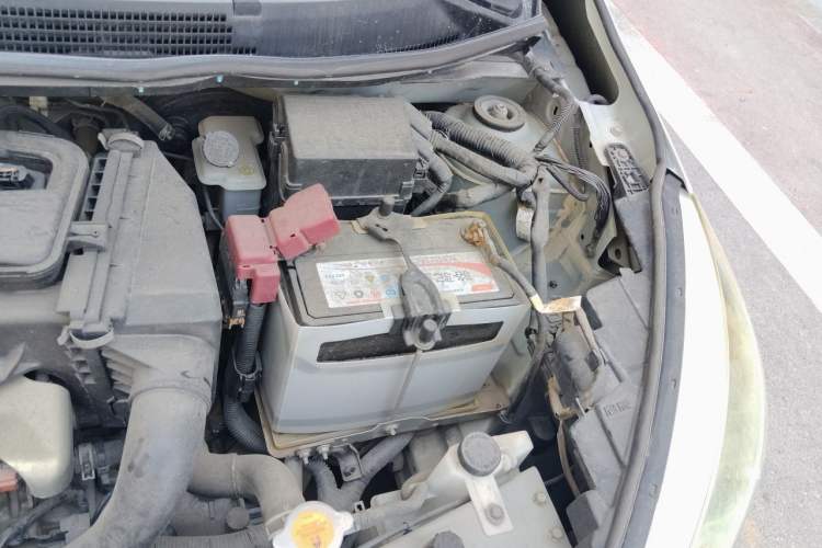 Used Venucia R30 2014 1.2L Manual Comfort Edition Engine Bay Left