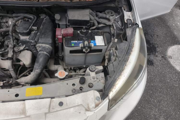 Used Venucia R30 2014 1.2L Manual Comfort Edition Engine Bay Left