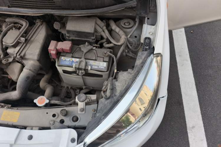 Used Venucia R30 2014 1.2L Manual Enjoyment Edition Engine Bay Left