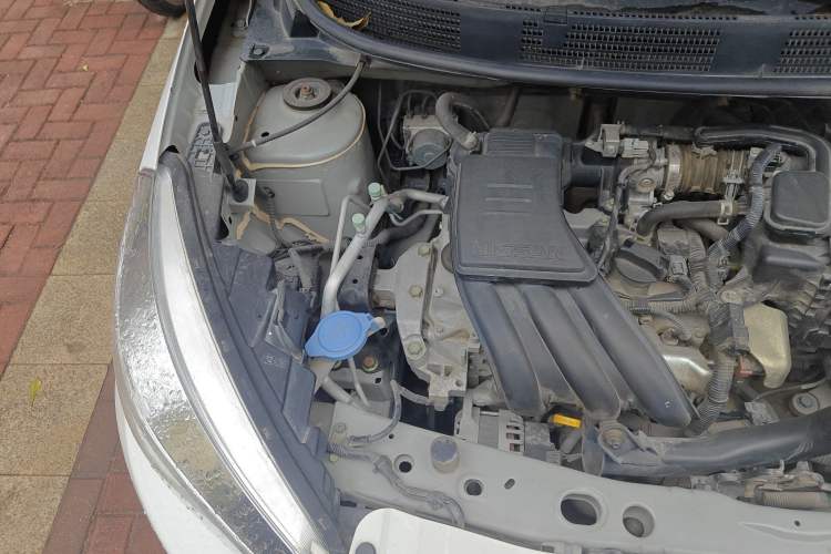 Used Venucia R30 2014 1.2L Manual Enjoyment Edition Engine Bay Right