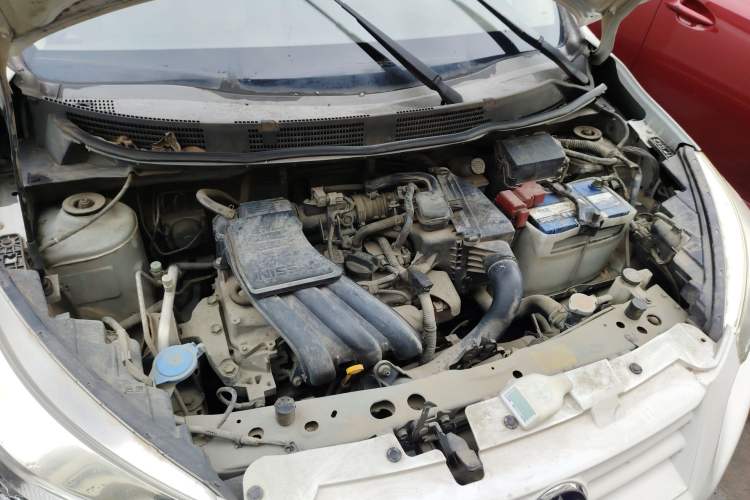 Used Venucia R30 2014 1.2L Manual Enjoyment Edition Engine Bay