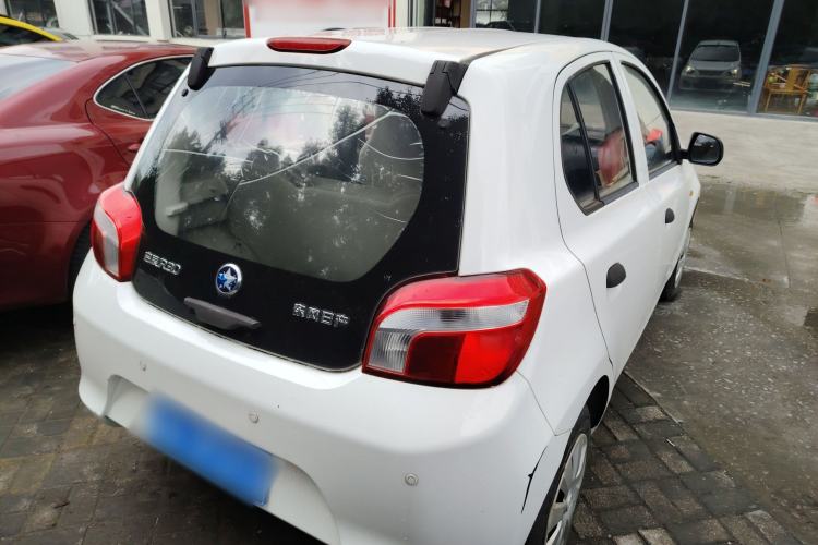 Used Venucia R30 2014 1.2L Manual Enjoyment Edition Exterior 5