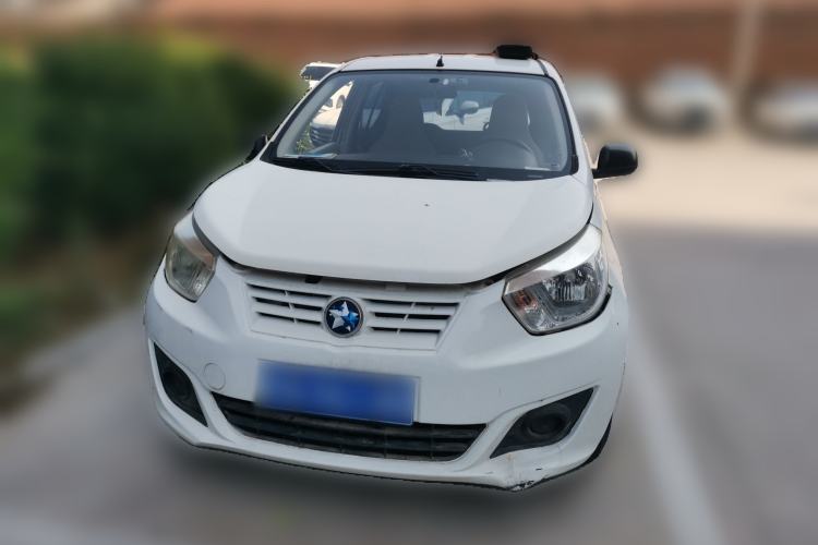 Used Venucia R30 2014 1.2L Manual Comfort Edition Front
