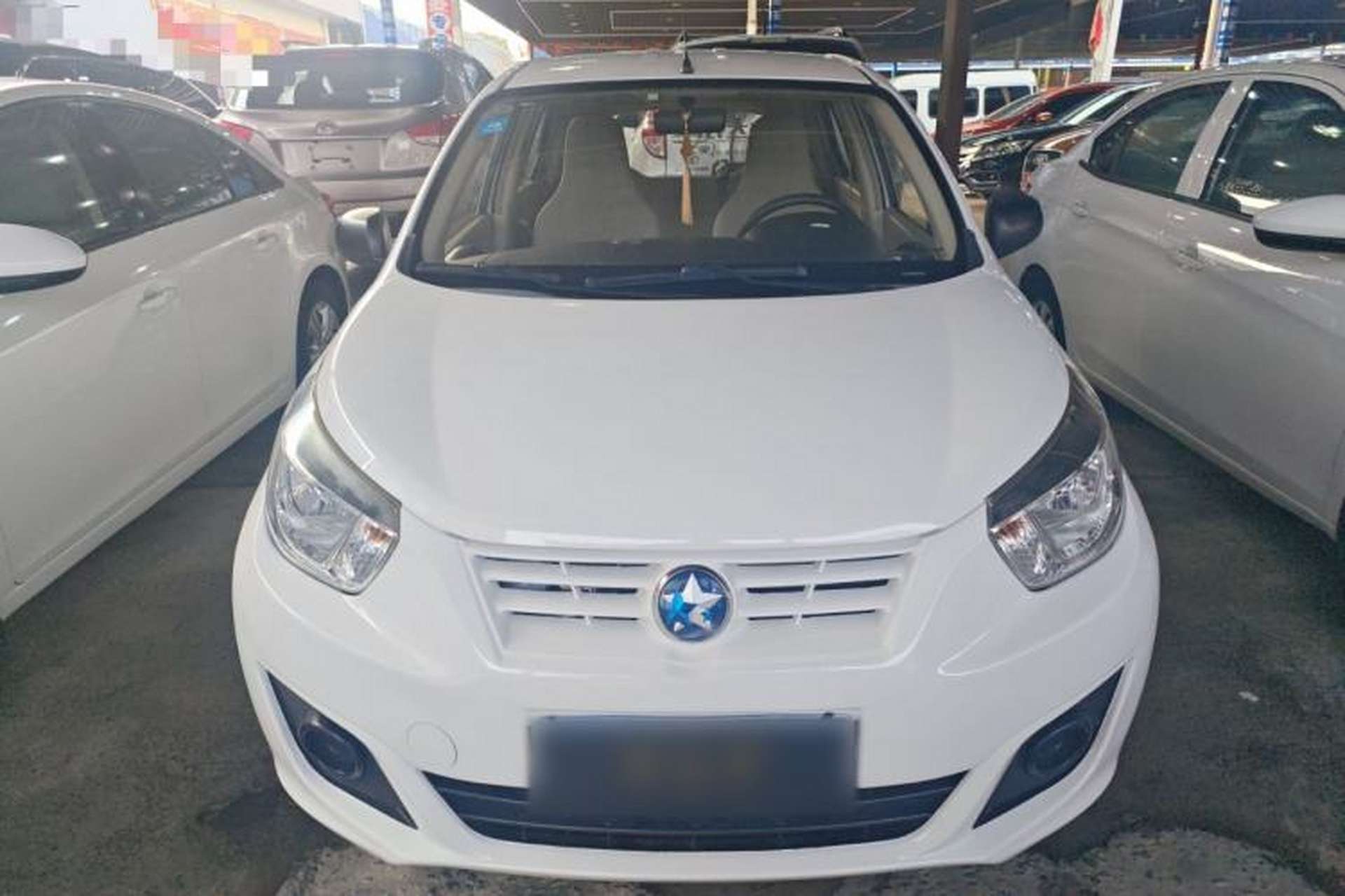 Used Venucia R30 2014 1.2L Manual Enjoyment Edition Front