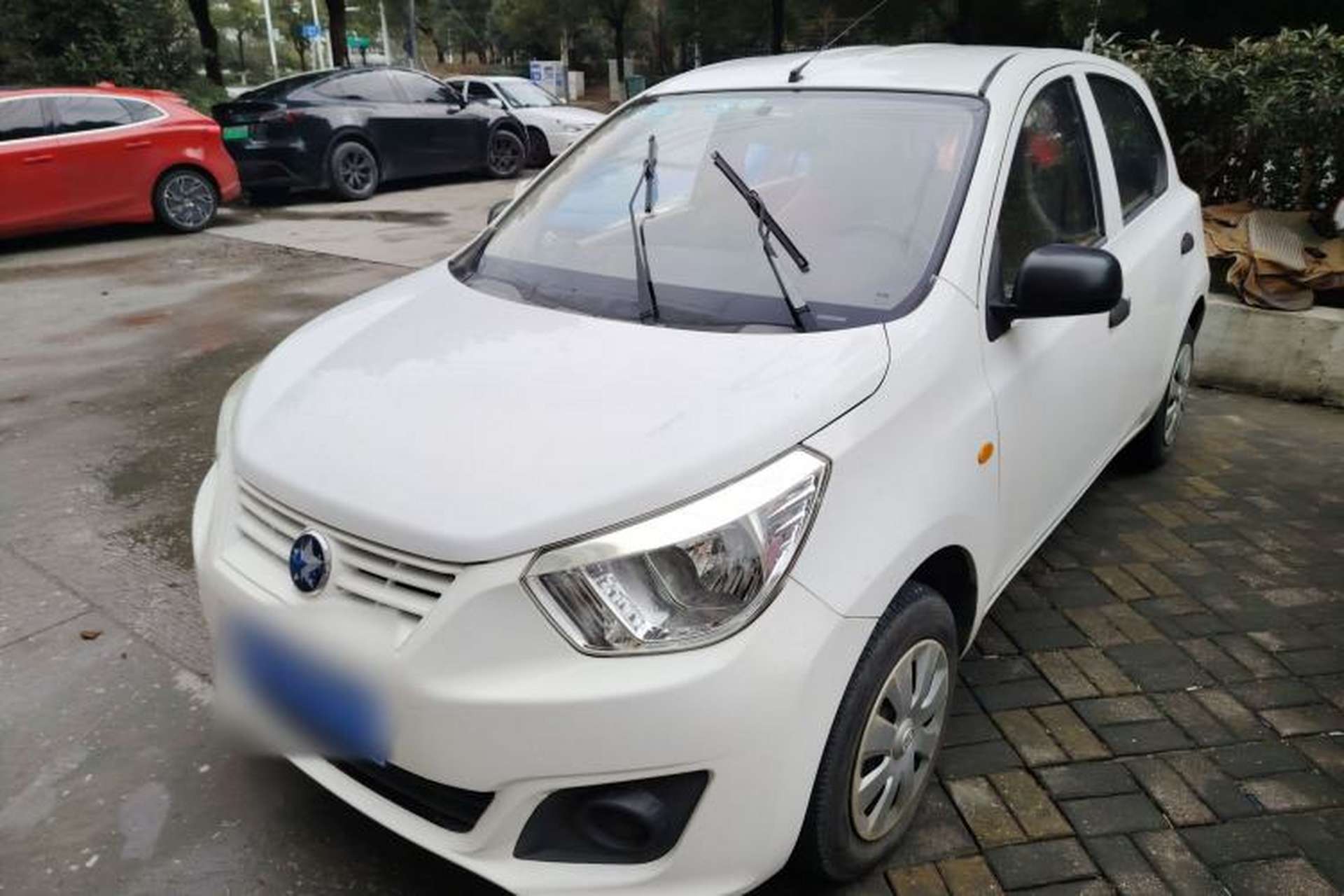 Used Venucia R30 2014 1.2L Manual Enjoyment Edition Front Left 45 Deg