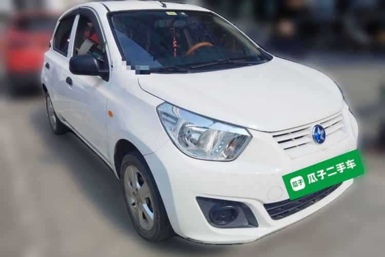 Used Venucia R30 2014 1.2L Manual Luxury Edition Front Right 45 Deg
