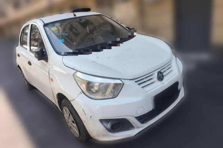 Used Venucia R30 2014 1.2L Manual Comfort Edition Front Right 45 Deg