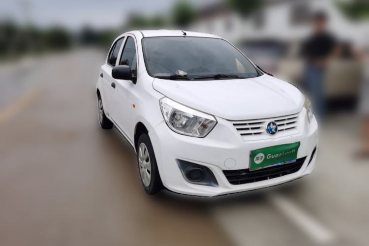Used Venucia R30 2014 1.2L Manual Enjoyment Edition Front Right 45 Deg