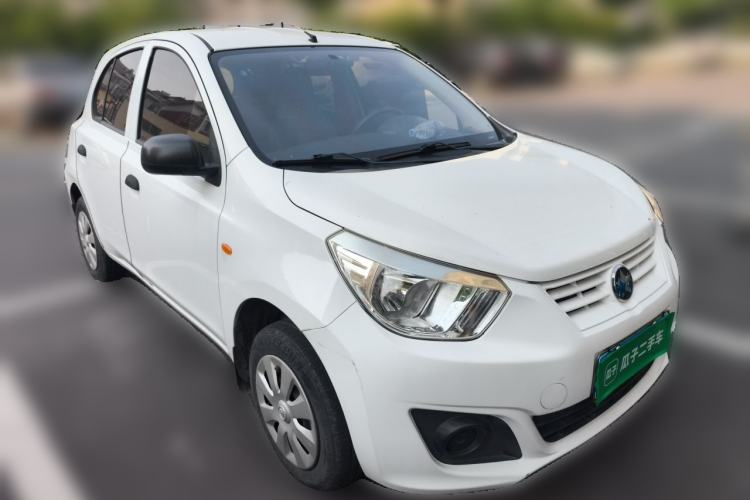 Used Venucia R30 2014 1.2L Manual Enjoyment Edition Front Right 45 Deg