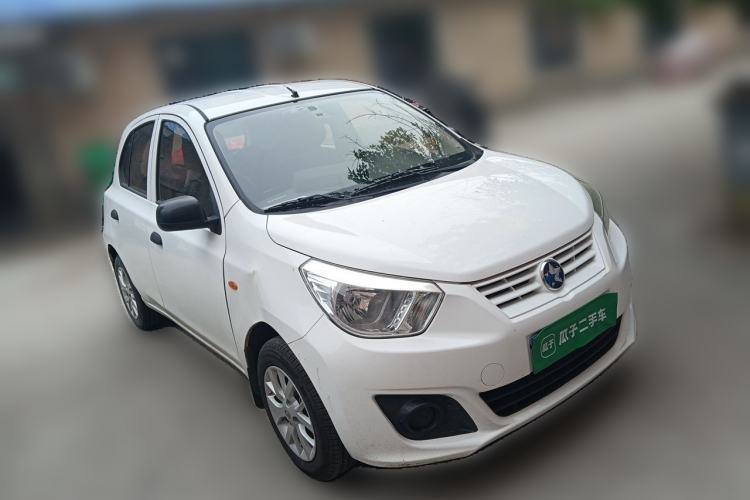 Used Venucia R30 2014 1.2L Manual Enjoyment Edition Front Right 45 Deg