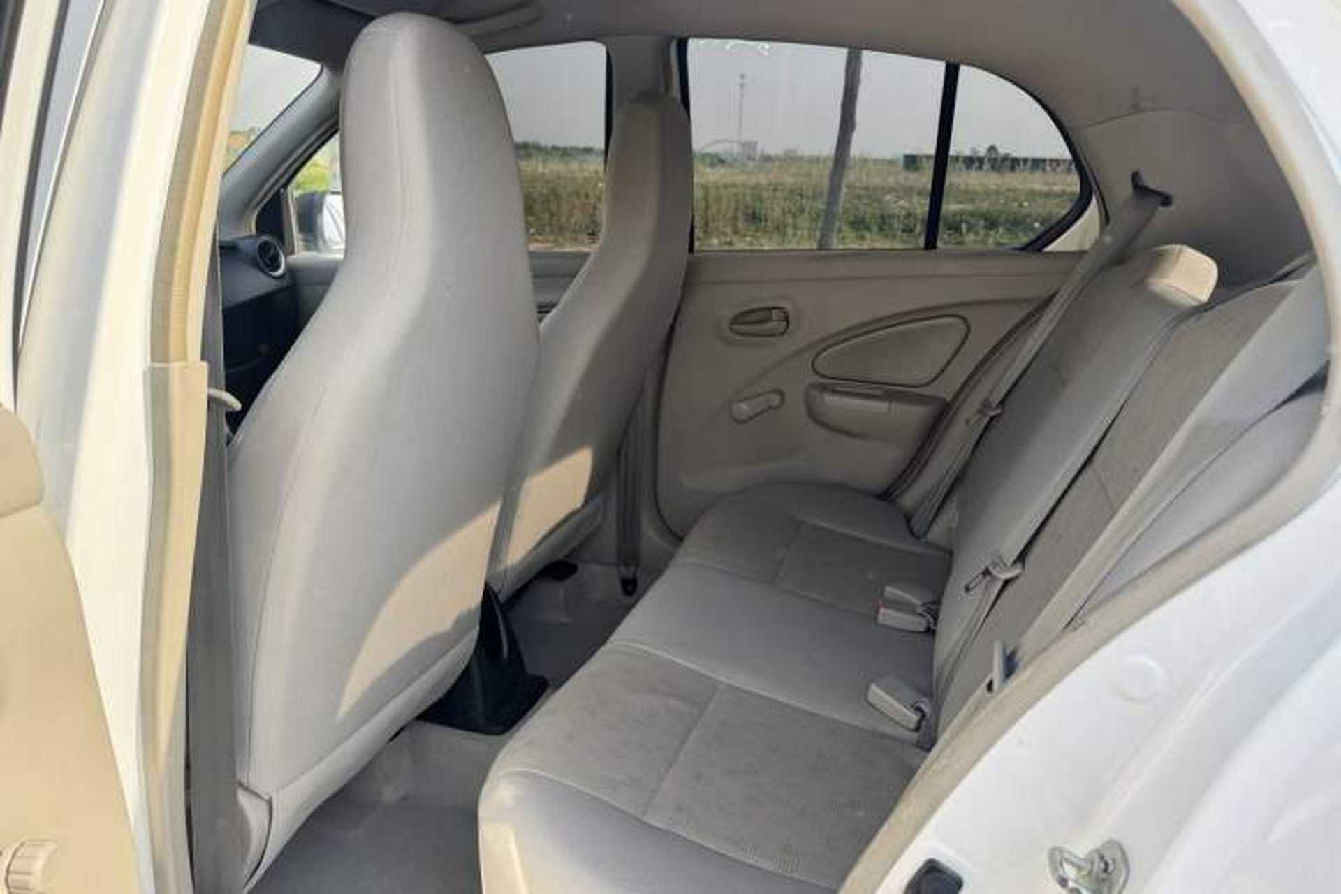 Used Venucia R30 2014 1.2L Manual Comfort Edition Interior 1