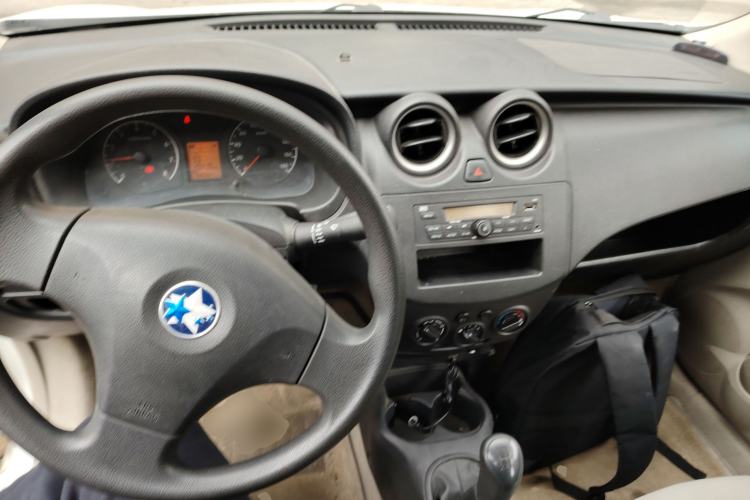 Used Venucia R30 2014 1.2L Manual Enjoyment Edition Interior 2