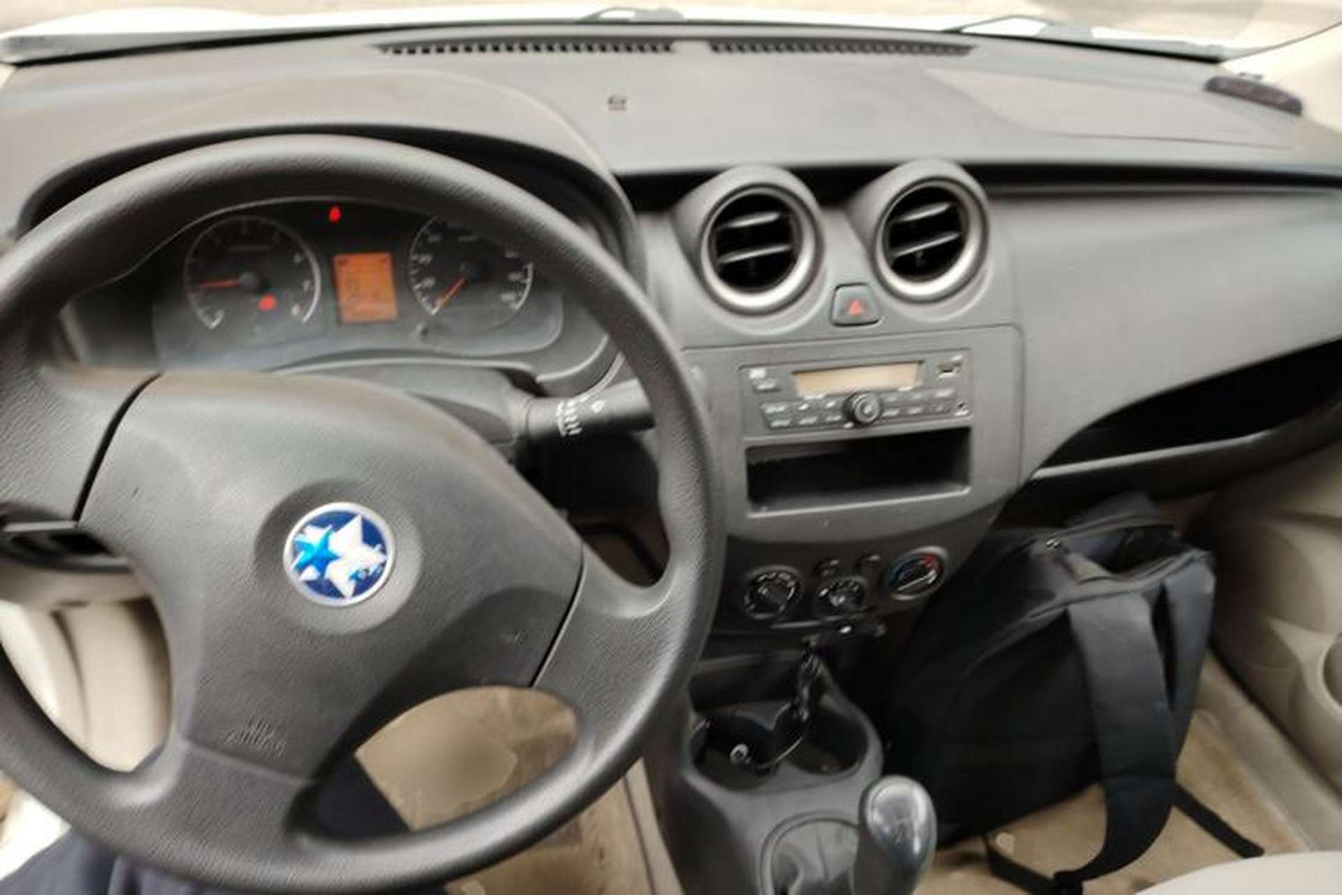 Used Venucia R30 2014 1.2L Manual Enjoyment Edition Interior 2