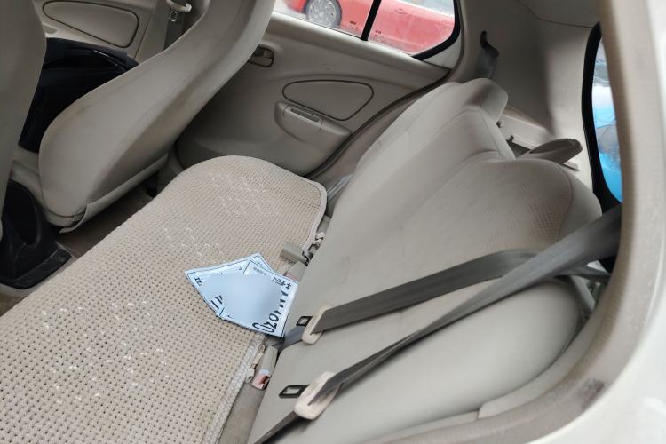Used Venucia R30 2014 1.2L Manual Enjoyment Edition Interior 4
