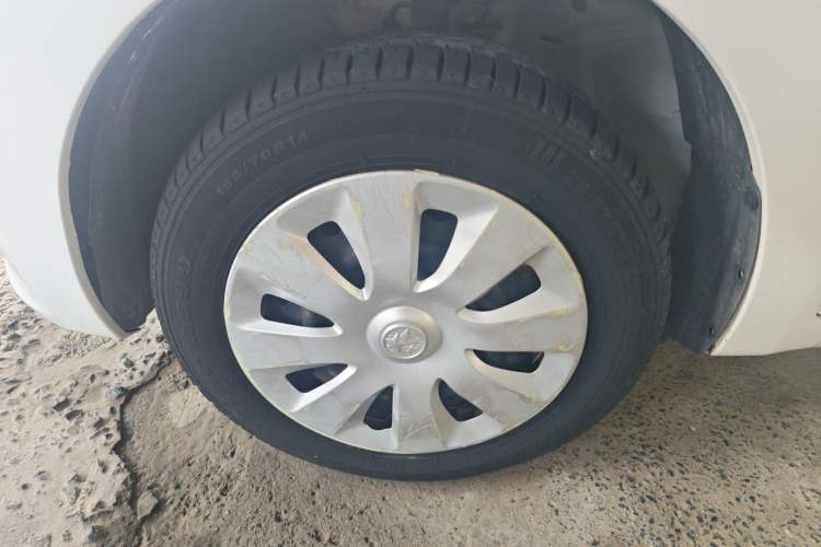 Used Venucia R30 2014 1.2L Manual Enjoyment Edition Left Front Wheel Hub