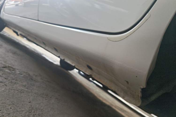 Used Venucia R30 2014 1.2L Manual Enjoyment Edition Left Side Sill
