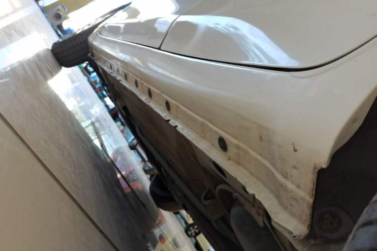 Used Venucia R30 2014 1.2L Manual Enjoyment Edition Left Side Sill