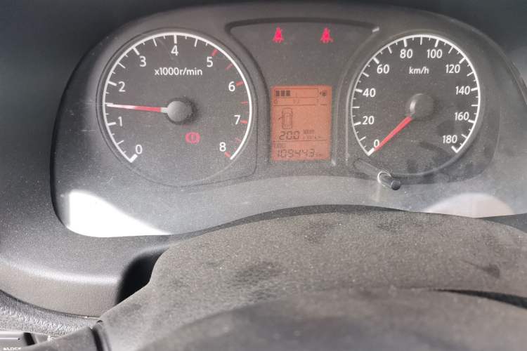 Used Venucia R30 2014 1.2L Manual Comfort Edition Odometer Close Up