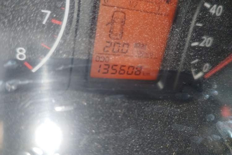 Used Venucia R30 2014 1.2L Manual Luxury Edition Odometer Close Up