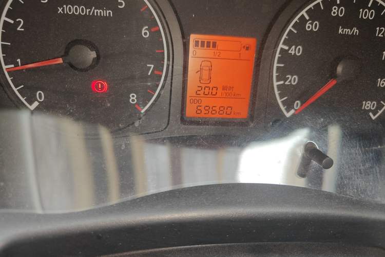 Used Venucia R30 2014 1.2L Manual Enjoyment Edition Odometer Close Up