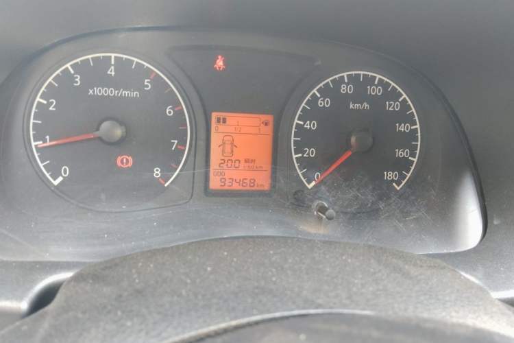 Used Venucia R30 2014 1.2L Manual Comfort Edition Odometer Close Up
