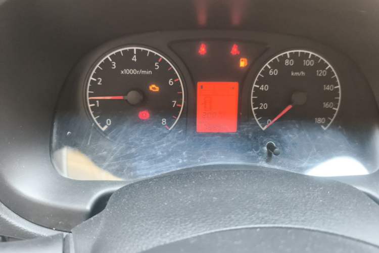 Used Venucia R30 2014 1.2L Manual Comfort Edition Odometer Close Up
