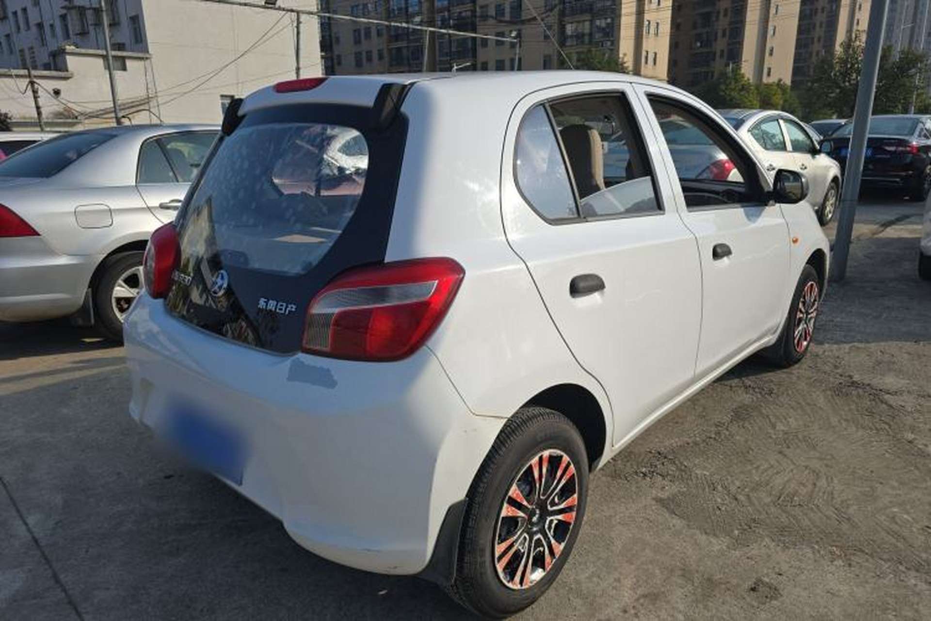 Used Venucia R30 2014 1.2L Manual Enjoyment Edition Rear Right 45 Deg