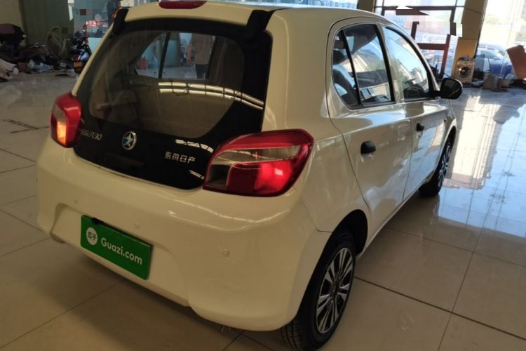 Used Venucia R30 2014 1.2L Manual Enjoyment Edition Rear Right 45 Deg