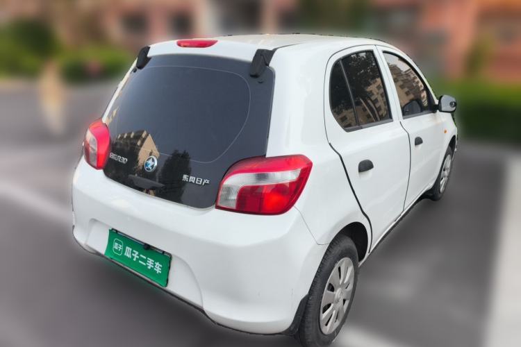 Used Venucia R30 2014 1.2L Manual Enjoyment Edition Rear Right 45 Deg