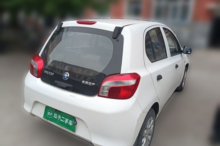 Used Venucia R30 2014 1.2L Manual Enjoyment Edition Rear Right 45 Deg