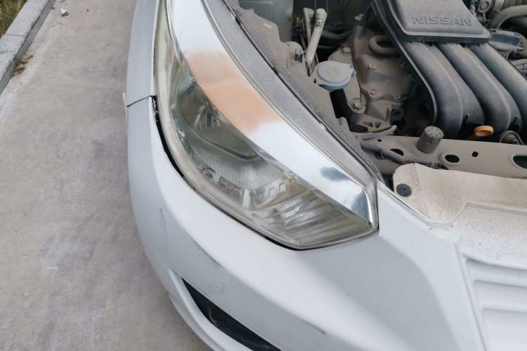 Used Venucia R30 2014 1.2L Manual Comfort Edition Right Front Headlight