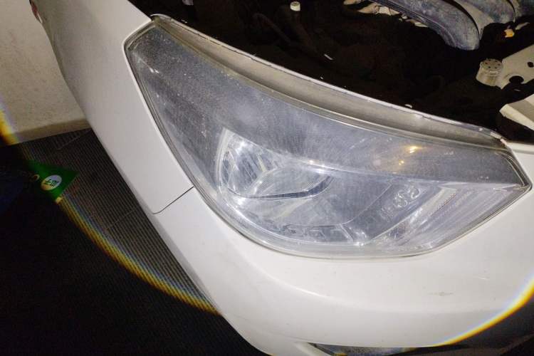 Used Venucia R30 2014 1.2L Manual Easy-Enjoy Version Right Front Headlight