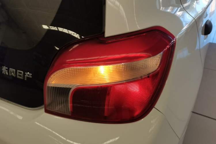 Used Venucia R30 2014 1.2L Manual Enjoyment Edition Right Rear Taillight