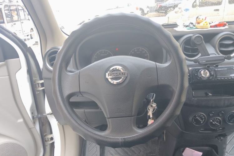 Used Venucia R30 2014 1.2L Manual Comfort Edition Steering Wheel