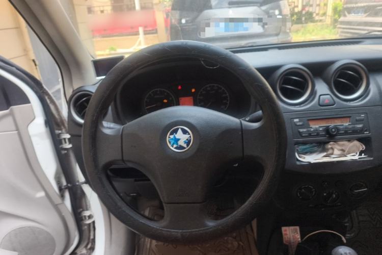 Used Venucia R30 2014 1.2L Manual Comfort Edition Steering Wheel