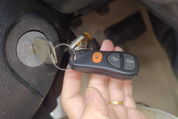 Used Venucia R30 2014 1.2L Manual Enjoyment Edition Vehicle Key