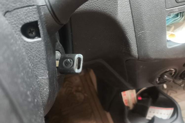 Used Venucia R30 2014 1.2L Manual Comfort Edition Vehicle Key