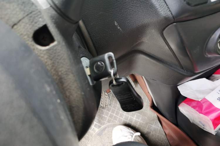 Used Venucia R30 2014 1.2L Manual Enjoyment Edition Vehicle Key