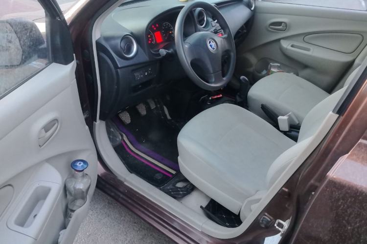 Used Venucia R30 2014 1.2L Manual Luxury Edition Driver Seat