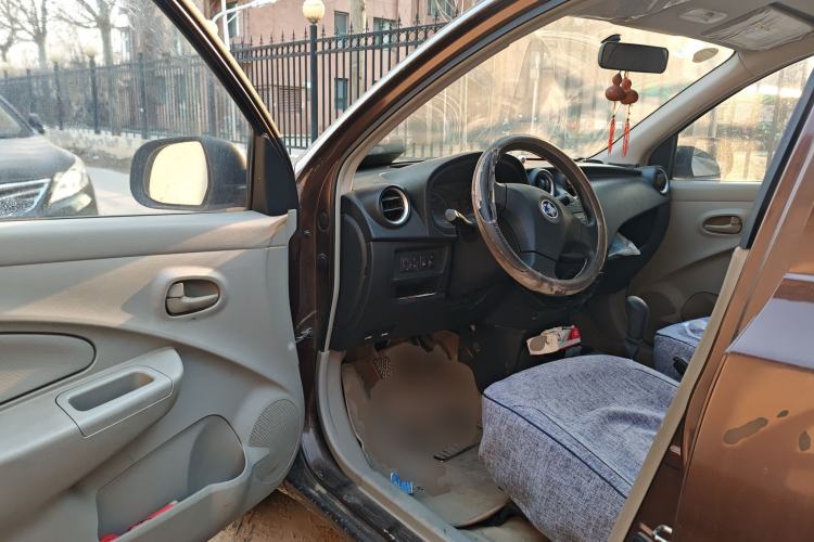 Used Venucia R30 2014 1.2L Manual Enjoyment Edition Driver Seat