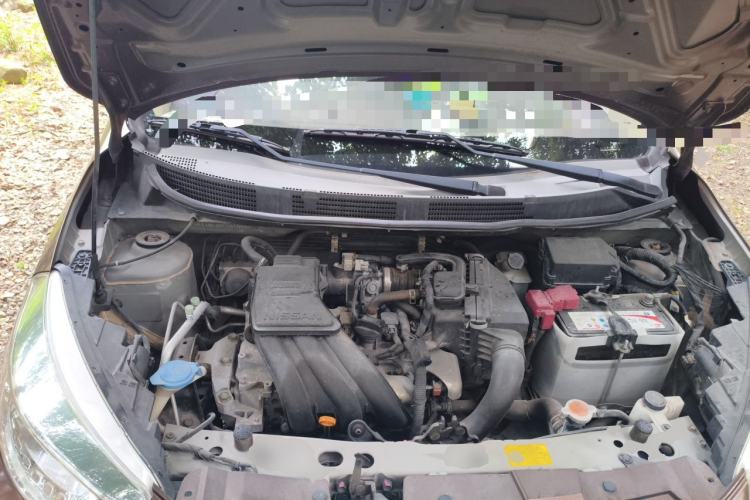 Used Venucia R30 2014 1.2L Manual Luxury Edition Engine Bay