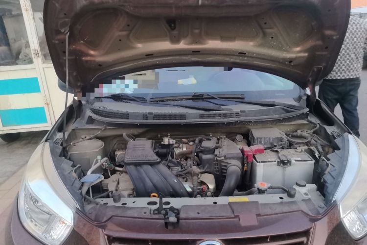 Used Venucia R30 2014 1.2L Manual Luxury Edition Engine Bay